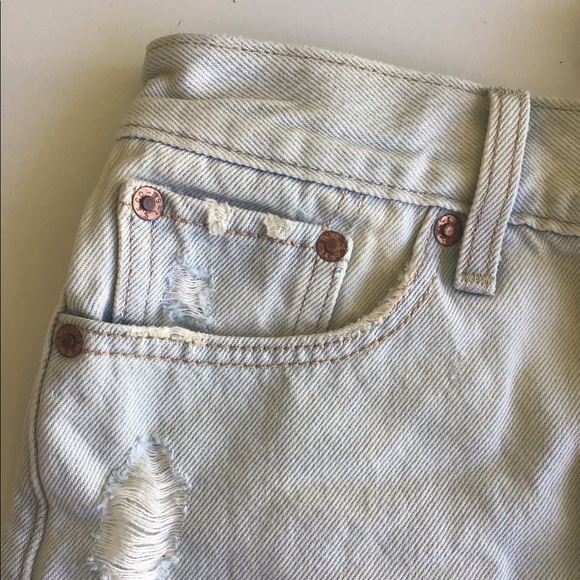 Levi’s wedgie fit high rise ripped cutoff shorts - Picture 11 of 16